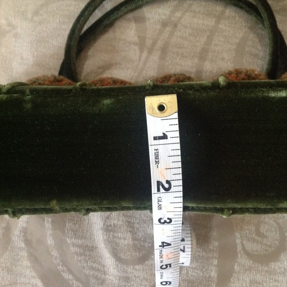 Earth Pom Pom hand bag - Picture 5 of 8